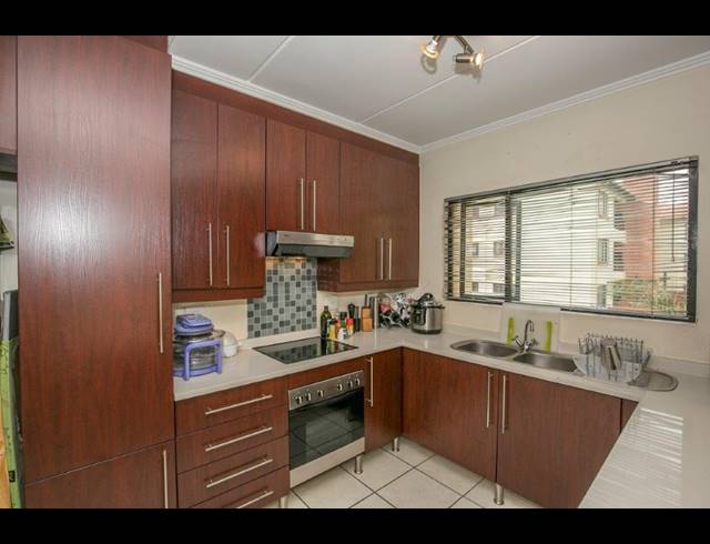 2 BEDROOM HOUSE FOR SALE IN SUNNINGHILL